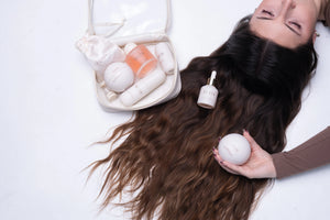 trousse avec cinq produits capillaires sur cheveux long kami kure